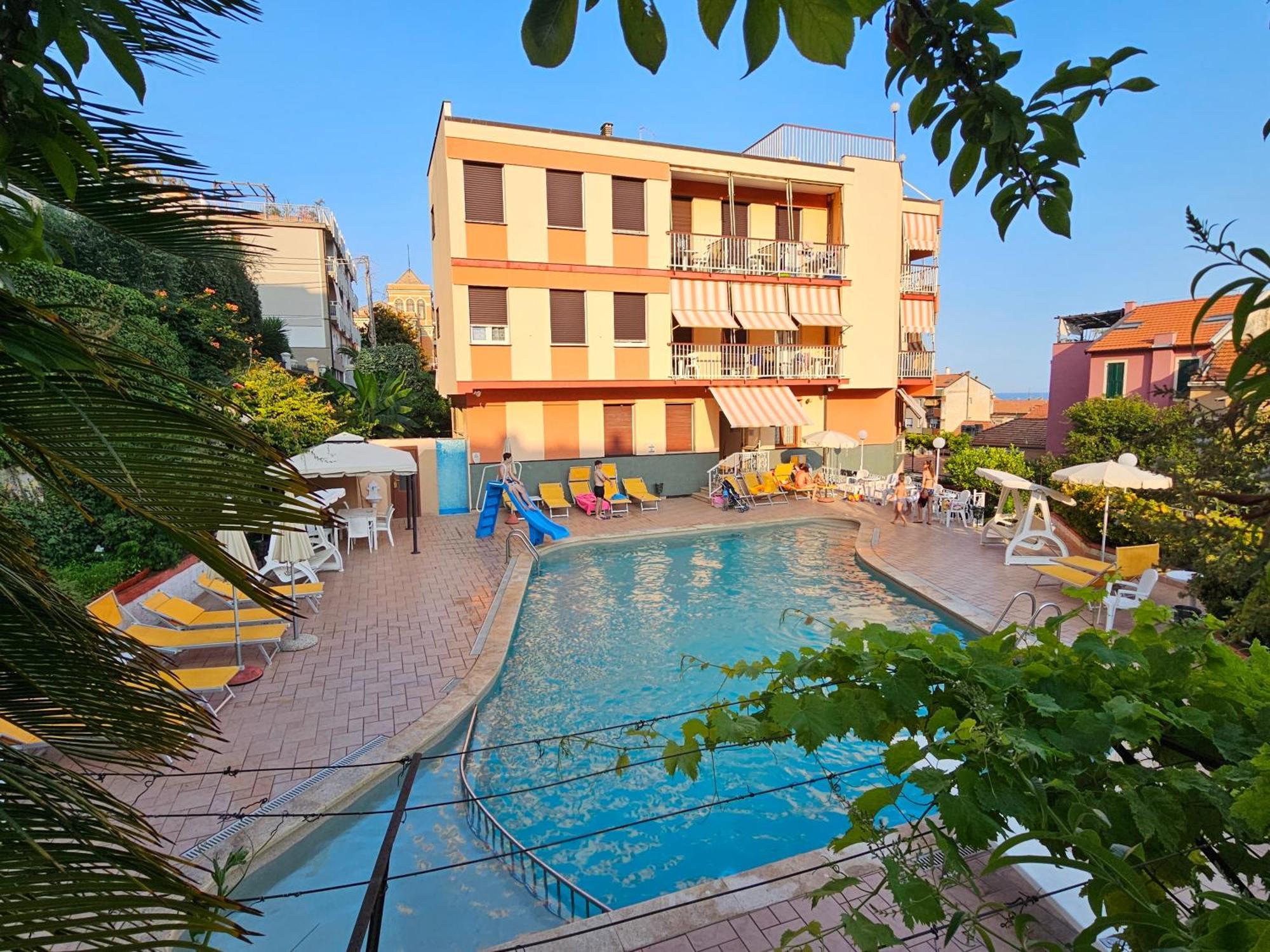 Residence Olivotti Finale Ligure Exterior foto
